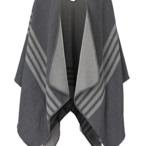 Grey reversible poncho - Picture 3 of 3